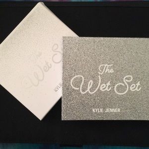 ❌🚫SOLD 🚫❌ Kylie Cosmetics -The Wet Set